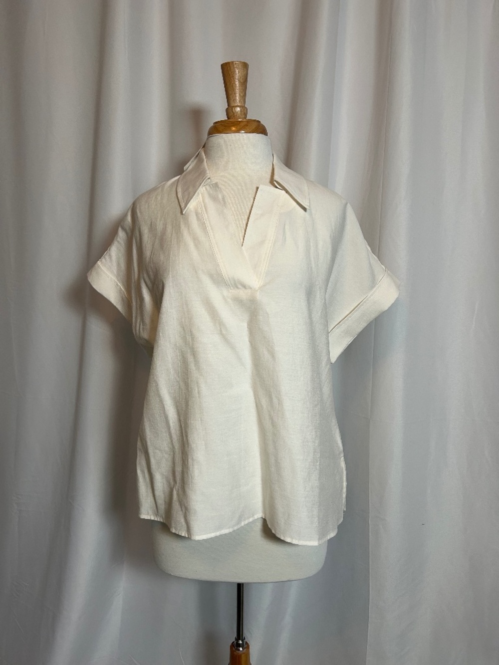 BANANA REPUBLIC CREAM COLLAR-NECK BLOUSE - SIZE LARGE
